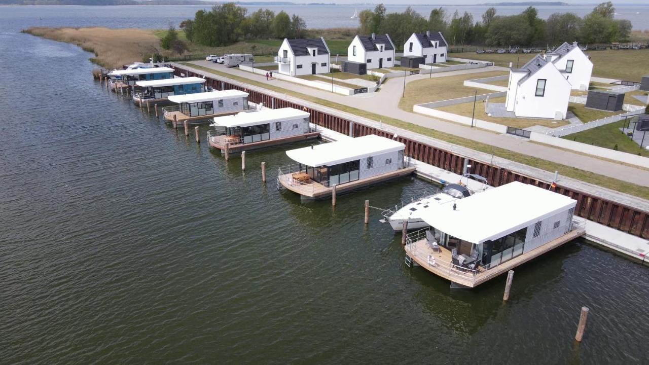 Villa WELL Hausboote mit Shuttle Service zum Strand&Brötchen Service am Morgen&frisch gebackenen Kuchen am Nachmittag Peenemünde Exterior foto