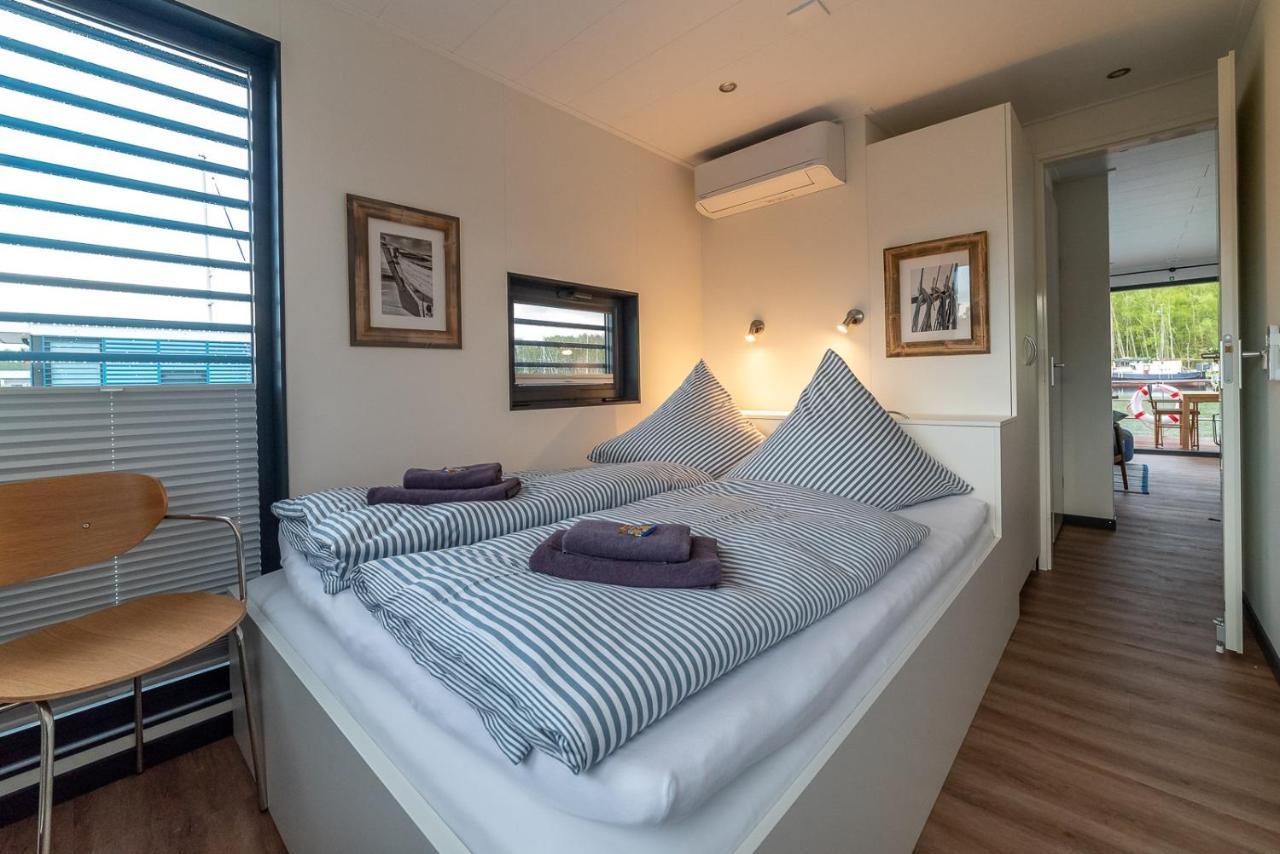 Villa WELL Hausboote mit Shuttle Service zum Strand&Brötchen Service am Morgen&frisch gebackenen Kuchen am Nachmittag Peenemünde Exterior foto