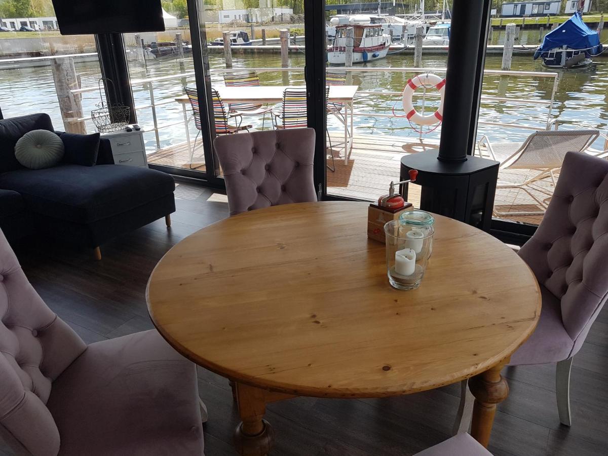 Villa WELL Hausboote mit Shuttle Service zum Strand&Brötchen Service am Morgen&frisch gebackenen Kuchen am Nachmittag Peenemünde Exterior foto