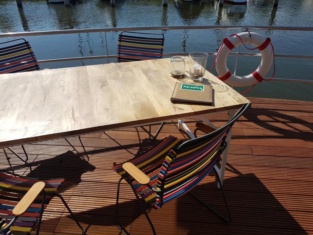 Villa WELL Hausboote mit Shuttle Service zum Strand&Brötchen Service am Morgen&frisch gebackenen Kuchen am Nachmittag Peenemünde Exterior foto