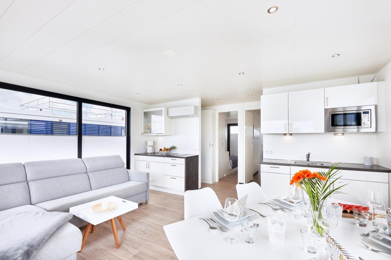 Villa WELL Hausboote mit Shuttle Service zum Strand&Brötchen Service am Morgen&frisch gebackenen Kuchen am Nachmittag Peenemünde Exterior foto